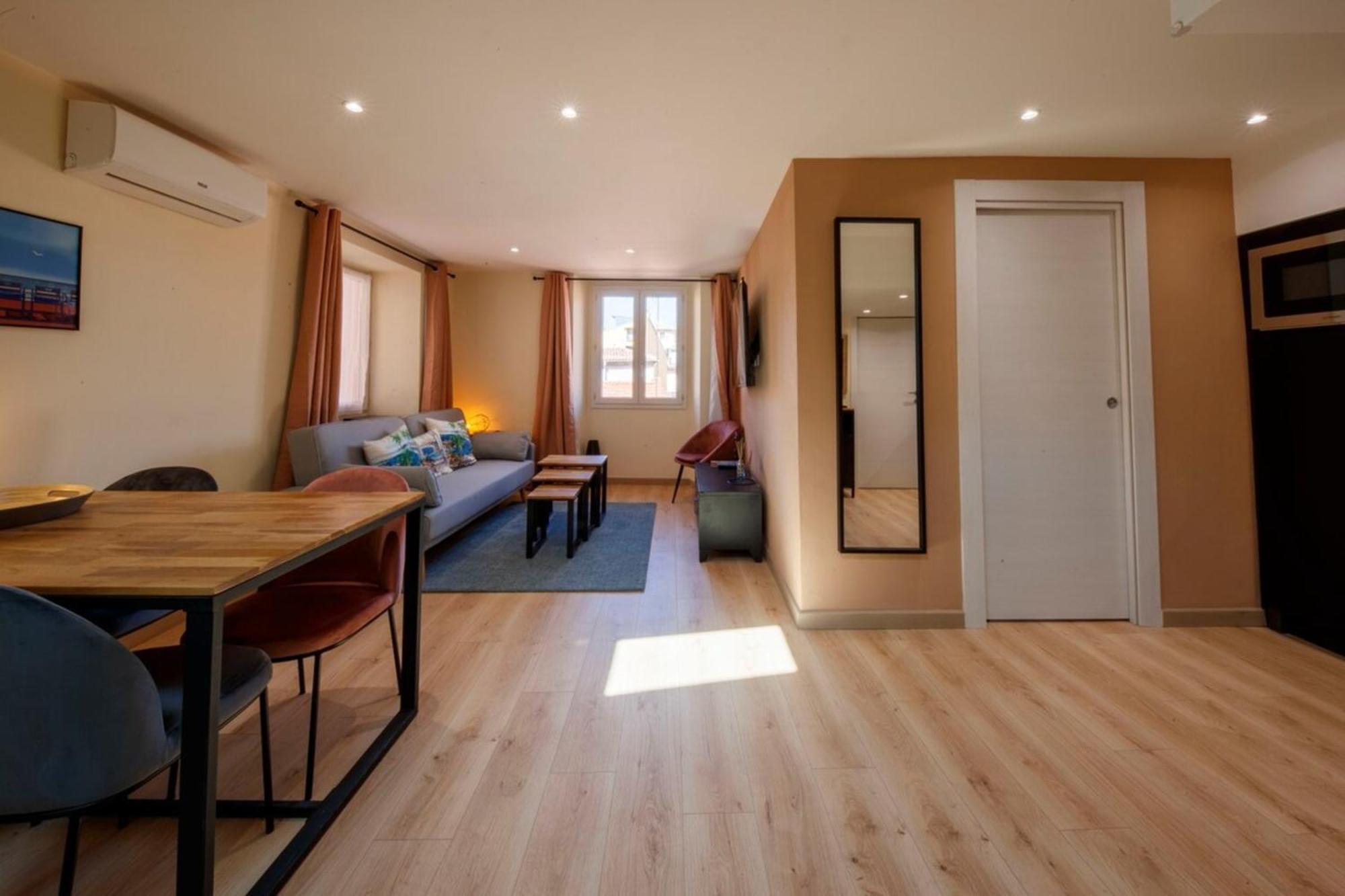 06A2 - Heart Of Old Nice Beautiful Renovated Apartment Εξωτερικό φωτογραφία
